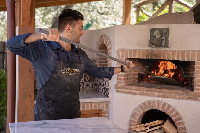 Pasta and Pizza Master Class with Pick Up in Sorrento - The teaching style and group size