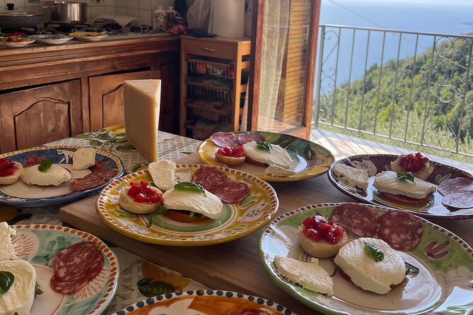 Pizza e Tiramisù class with local mum in Positano - Family stories are part of the afternoon