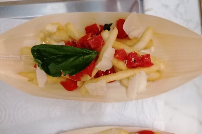Pizza e Tiramisù class with local mum in Positano - Is $178.71 a fair price?