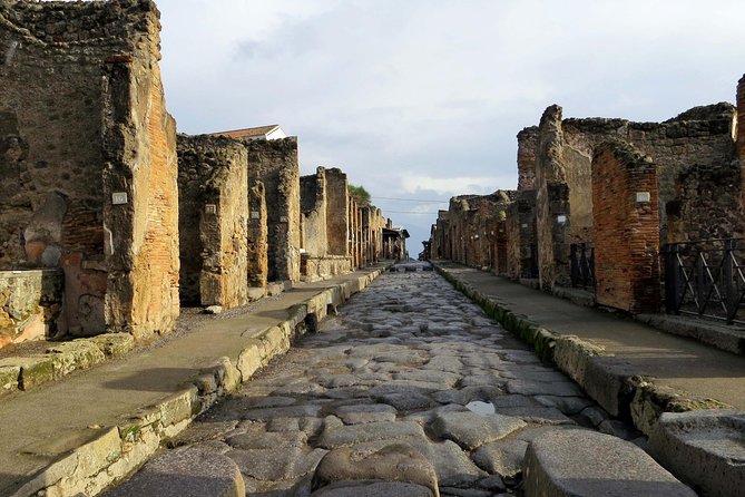 Pompeii- Amalfi Coast tour from Sorrento, with licensed guide included - Why this Sorrento day trip works