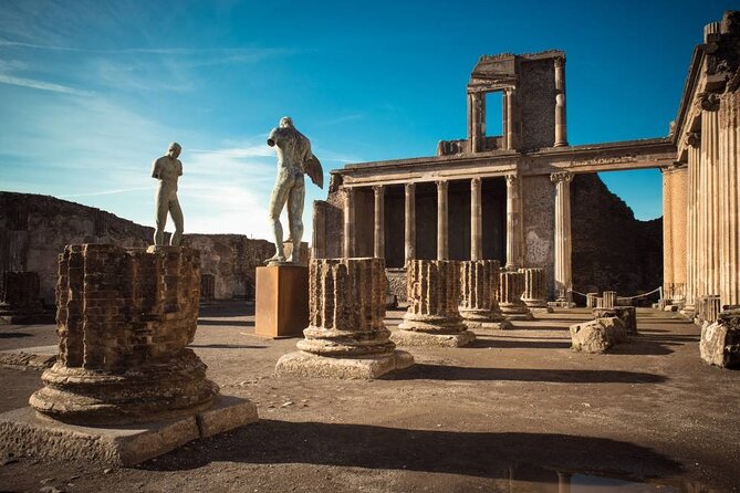 Pompeii and Herculaneum from Sorrento or Naples - Herculaneum in two hours: smaller, sharper, and more detailed