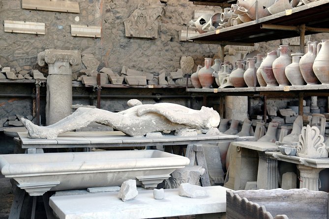 Pompeii and Naples with guide all day and tickets included - Can the day be changed?