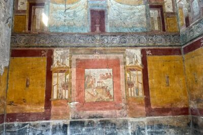 Pompeii Guided Tour and Wine Tasting from Positano