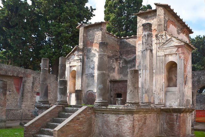 Pompeii Guided Walking Tour with Ticket - Why a guide changes Pompeii