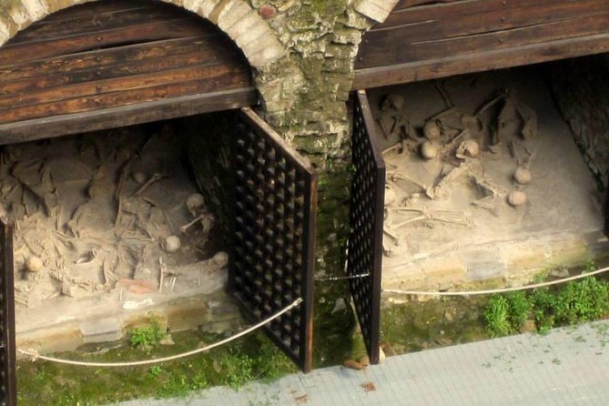 Pompeii Herculaneum small group tour from AmalfiCoast - Why pair Pompeii and Herculaneum?
