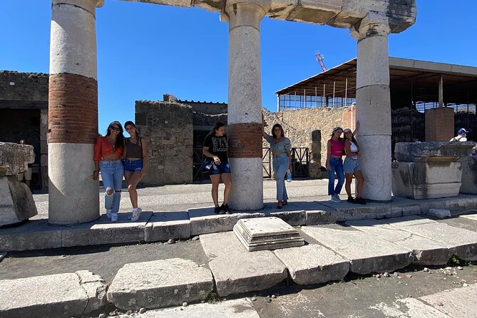 Pompeii, Herculaneum & Wine Tour, with Licensed Guide included - Pompeii in two hours, a city frozen by Vesuvius