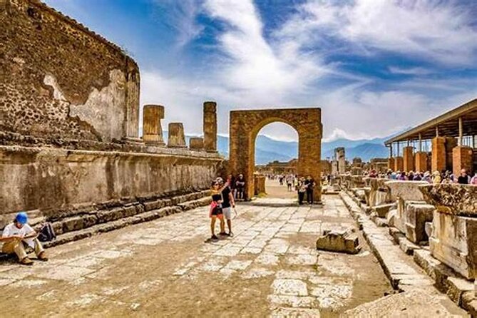Pompeii Tour with Lunch and Wine Tasting from Positano - Drivers, vehicles, and the long return
