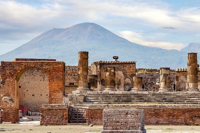Pompeii, Vesuvius & Wine Tasting - Who should book this experience?