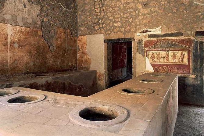 Pompeii-Vesuvius-Wine tour from Sorrento, licensed guide included - Lunch and wine at Cantina del Vesuvio