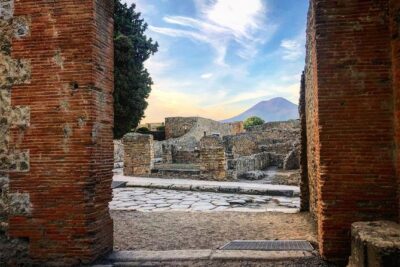 Pompeii & Vesuvius with Lunch & Wine Tasting from Positano