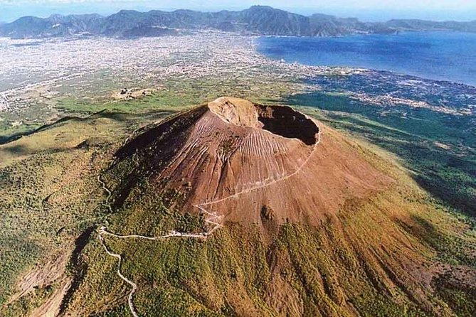 Pompeii & Vesuvius with Lunch & Wine Tasting from Positano - Lunch and wine at Casa Setaro