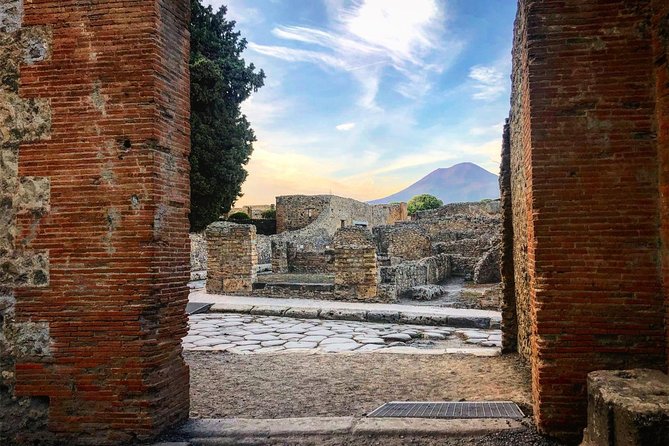 Pompeii & Vesuvius with Lunch & Wine Tasting from Positano - Leaving Positano around 8 a.m.