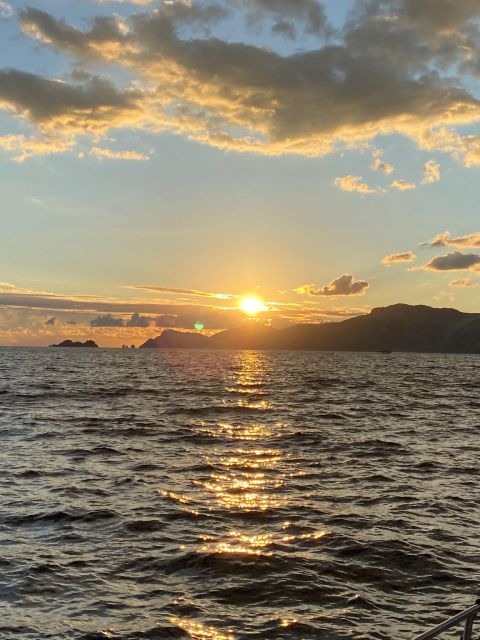Positano: Amalfi Coast Sunset Group Boat Tour with Prosecco - A Sunset Best Seen From Positano’s Water