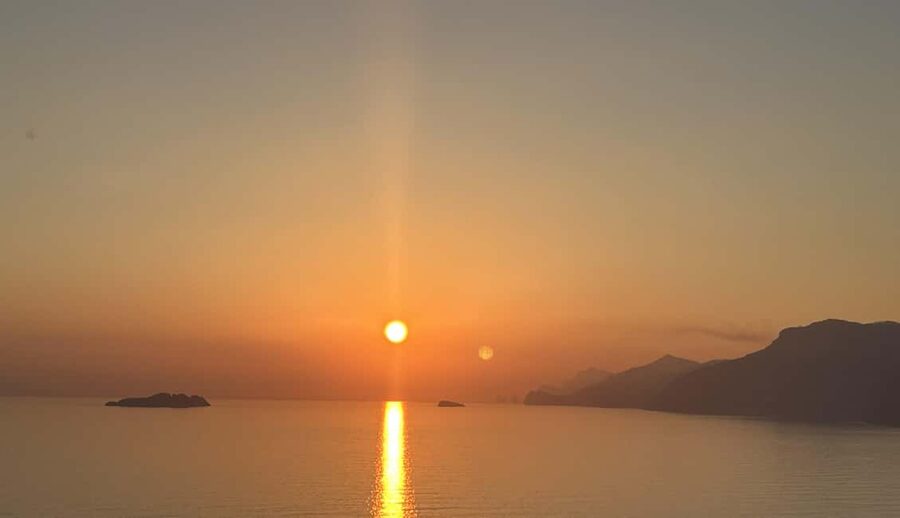 Positano: Amalfi Coast Sunset Group Boat Tour with Prosecco - The Skipper Can Make a Difference