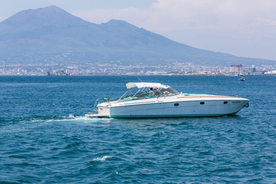 Positano: Boat Tour of Capri with Drinks and Snacks - Boat comfort, heat, and group size