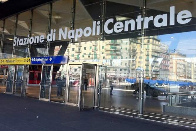 Positano or Ravello to Naples airport/station private departure transfer - What the pickup feels like at your hotel