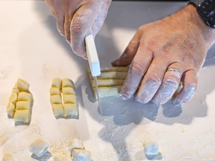Positano: Small Group Cooking Class with Prosecco & Dessert - Why the small group matters
