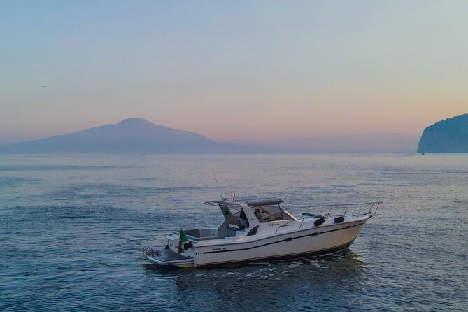 Private 4-Hour Boat Tour to Capri island with limoncello tasting - The Faraglioni, Capri’s signature view
