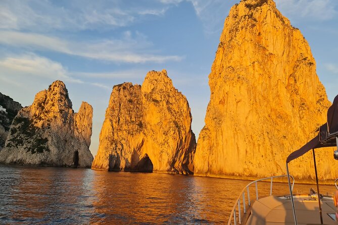 Private 4-Hour Boat Tour to Capri island with limoncello tasting - The White Grotto and its pale limestone