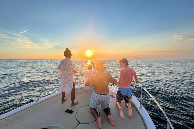 Private Amalfi Coast Sunset Boat Tour - What is served on board