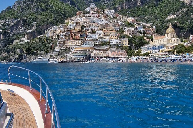 Private Boat Tour Along the Amalfi Coast from Positano - Choosing whether to enter the Emerald Grotto