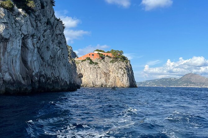 Private boat tour along the coast of Capri : 2 hours of beauty - The Green Grotto and its pirate-era past