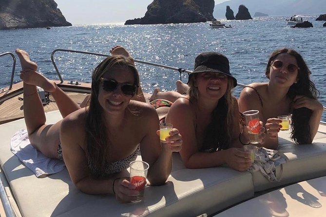 Private Boat tour Positano & Amalfi coast - A full day from Sorrento, with the sea doing the work