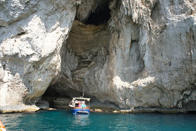 PRIVATE CAPRI ISLAND & BLUE GROTTO Full Day boat tour. - Natural Arch and the Faraglioni rocks