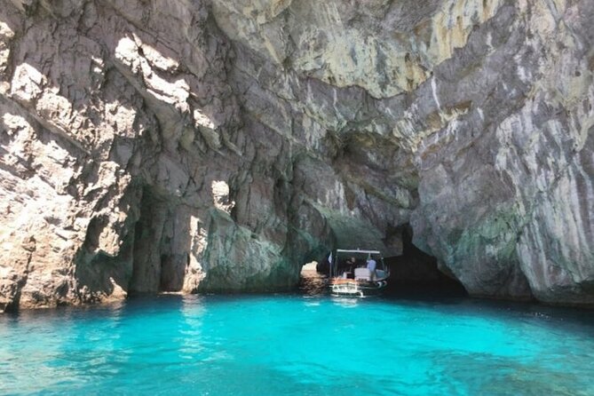 Private Capri Luxury Boat Experience: Cruise, Swim & Sunbathe - What the crew adds to the day