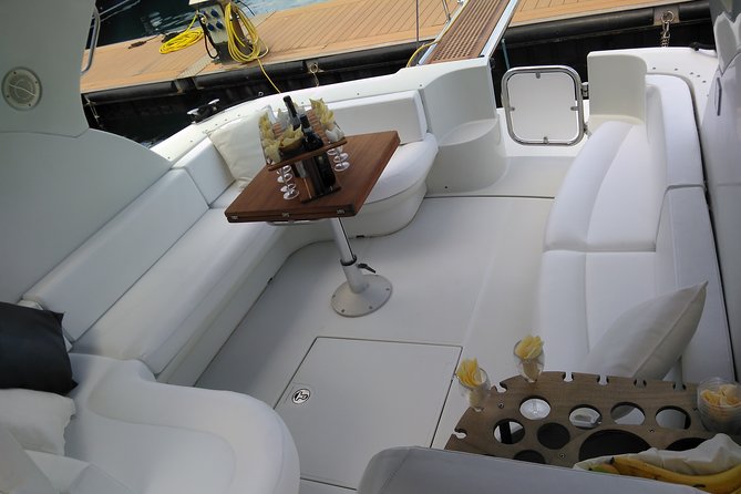 Private Cruise around Capri - yacht 40' - Swimming, snorkeling, and time on deck