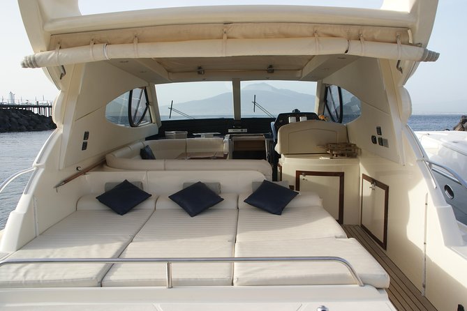 Private Cruise around Capri - yacht 50' - Eight hours to see Capri from the right angle