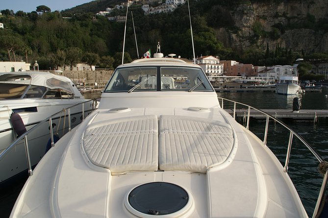 Private Cruise to Capri and Amalfi coast from Positano or Amalfi - yacht 50' - Cruising around Capri’s famous sights