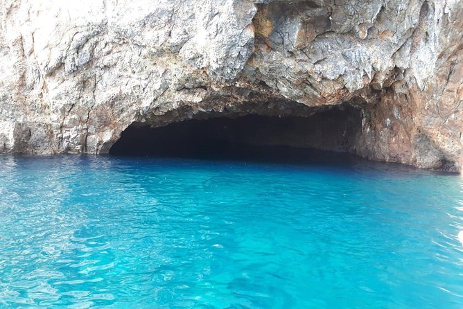 Private Full-Day Guided Boat Tour at the Amalfi Coast - Captain Ivan’s role makes a difference
