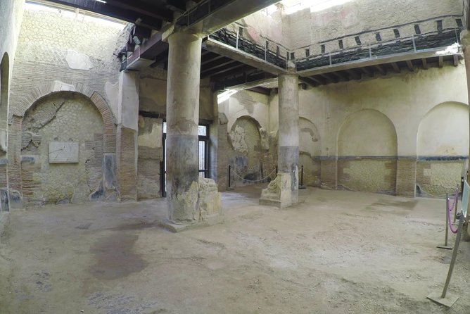 Private Pompeii and Herculaneum from SORRENTO - A private driver makes the road day easier
