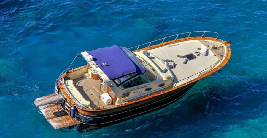 Private Positano & Amalfi Excursion by boat from Sorrento - Why a private boat is a smart way to see the coast