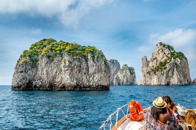 Private sailing trip along Capri and the Sorrento Coast - Choosing between the Faraglioni and Blue Grotto