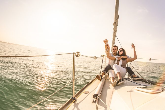 Private sailing trip along Capri and the Sorrento Coast - Sailing onward to Capri
