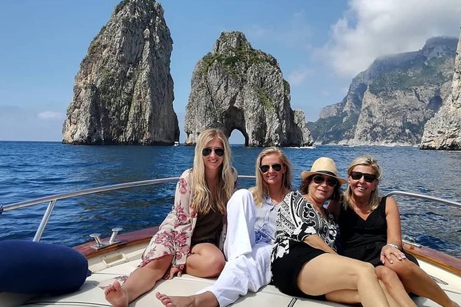 Private Scenic Boat Tour from Sorrento to Capri and Positano - One hour in Positano