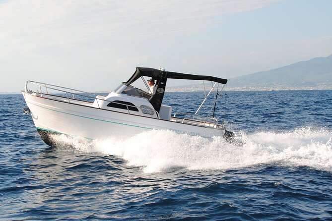 Private Scenic Boat Tour from Sorrento to Positano and Amalfi - One Hour in Positano