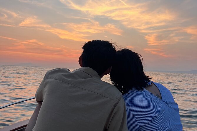 Private Sunset Experience With aperitif and music - A sunset cruise with more than a pretty view