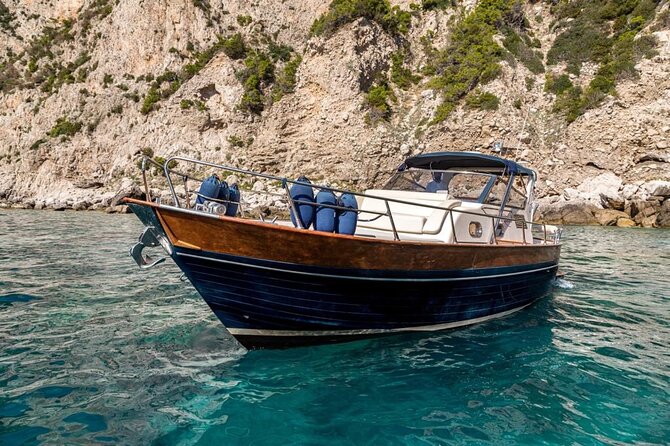 Private Tour Capri & Positano from Sorrento -Gozzo Apreamare 10 - One hour in Positano