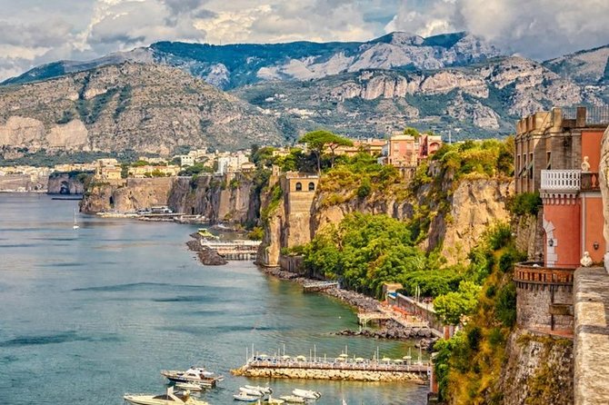 Private Tour Of Pompeii - Sorrento & Positano - What the private van adds