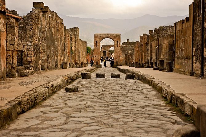 Private Tour Pompeii Herculaneum Vesuvius - Why this private day works