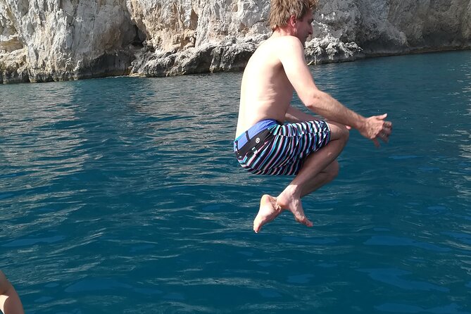 Private tour with fishing, tour of Capri and lunch on board - Marina Piccola and Capri’s southern coast