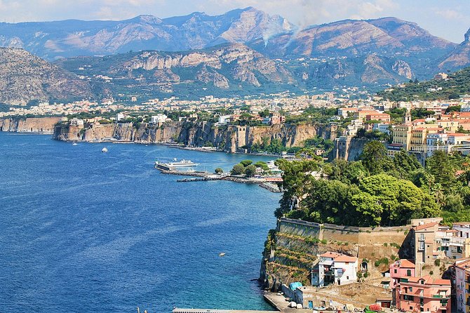 Private Transfer from Sorrento to Naples Airport or Station - Leaving Sorrento without the bus-stop shuffle