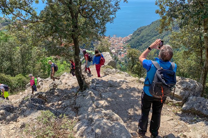 Private walking tour of Amalfi & Atrani hamlets discovering amazing landscape - The downhill route to Castiglione and Atrani