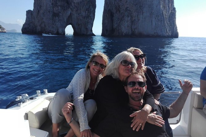Shared boat tour from Sorrento to discover Capri - A small boat, a full view of Capri