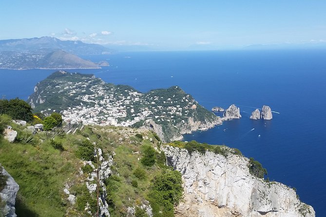 Shared Capri & Anacapri Full-Day Tour from Sorrento - What the guide adds to the day