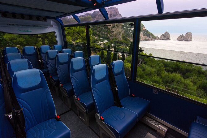 Shared CAPRI Tour - 360° experience by Bus, Boat & Guide - Capri town and the Piazzetta