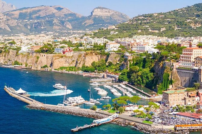 Shuttle service from Sorrento to Napoli Airport/Train Station - Leaving Sorrento without the luggage shuffle